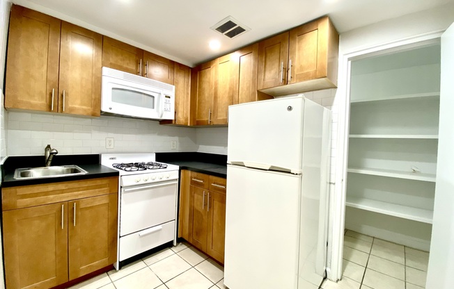 Studio, 1 bath, $2,500, Unit GB