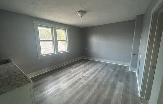 2 beds, 1 bath, 857 sqft, $875, Unit Unit 2