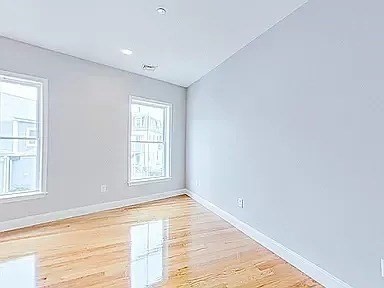 15 DANA AVE