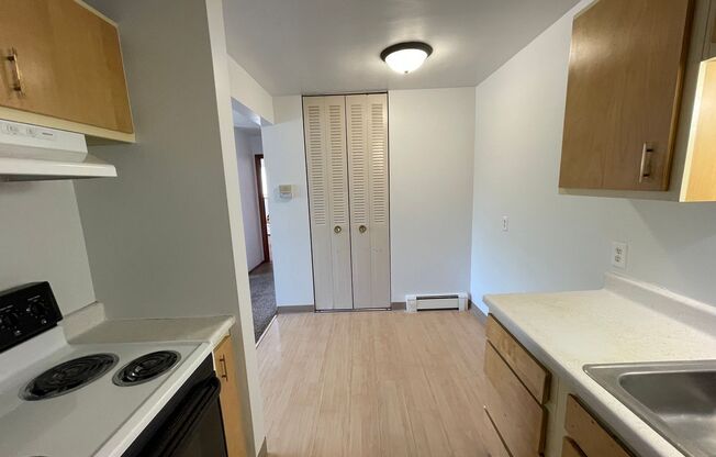 2 beds, 1 bath, 550 sqft, $695, Unit 1119-206