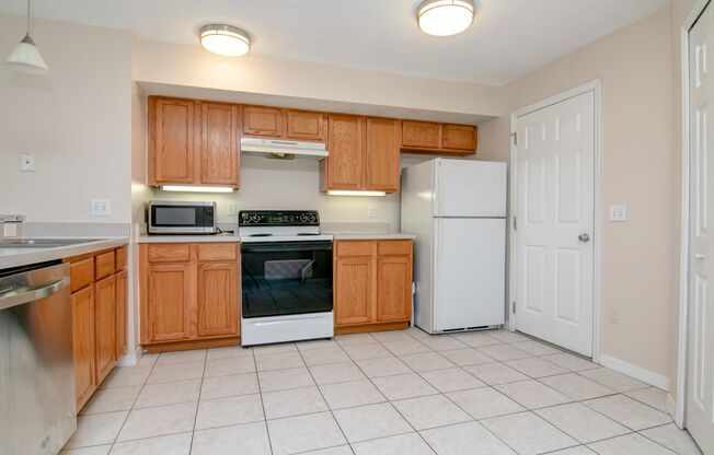 Beautiful 2/2.5 Townhome FOR RENT in the highly sought after Milk District in Downtown Orlando!!