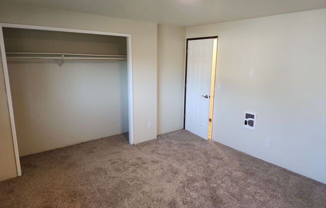 2 beds, 1 bath, 850 sqft, $1,325