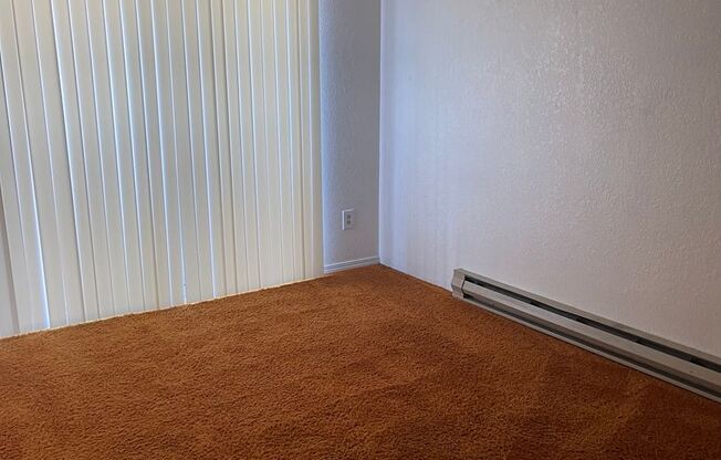 2 beds, 1 bath, 712 sqft, $850, Unit 30