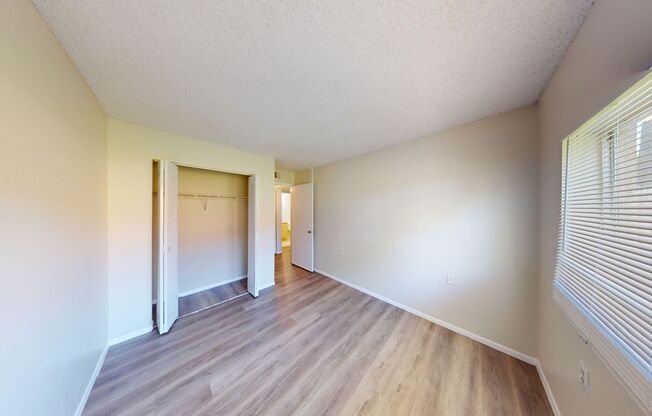 2 beds, 1 bath, $1,675, Unit UNIT J