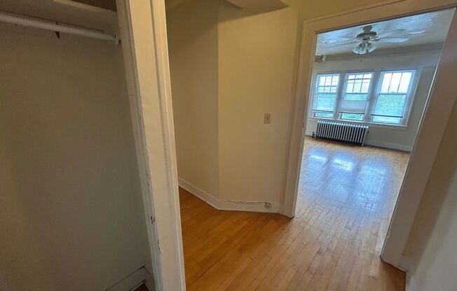 1 bed, 1 bath, $1,195, Unit 60