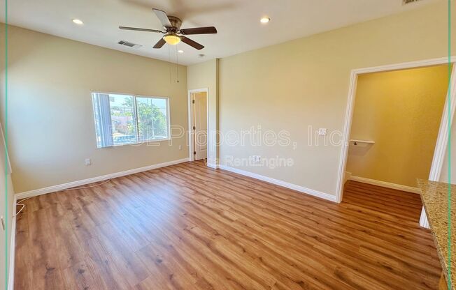 4501 1/2 S GRAMERCY PL