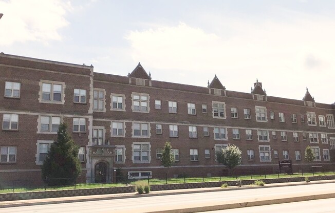 1 bed, 1 bath, 750 sqft, $760