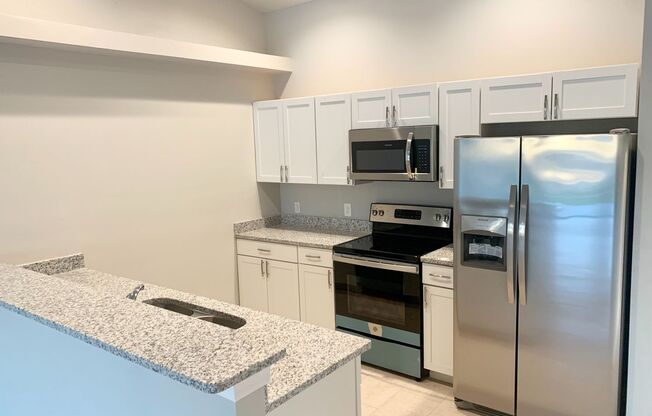 Like New DUPLEX 3 bedroom, 2 bath, 1 car garage