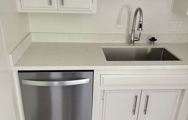 4322 Tujunga Ave. Studio City, CA. 91604