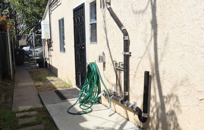 Single level duplex 2 br 1 ba in Chula Vista CA