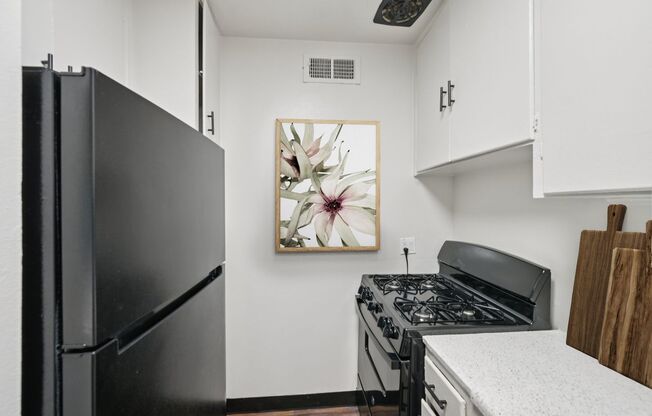 2 beds, 1 bath, 912 sqft, $1,349, Unit E207