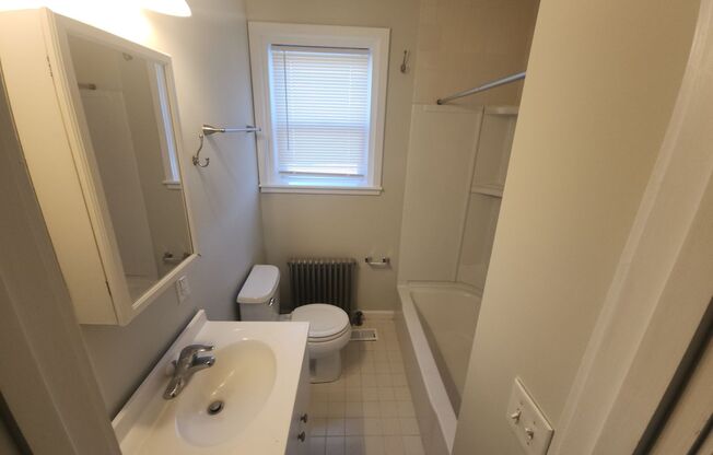 2 beds, 1 bath, $1,995, Unit Unit 1