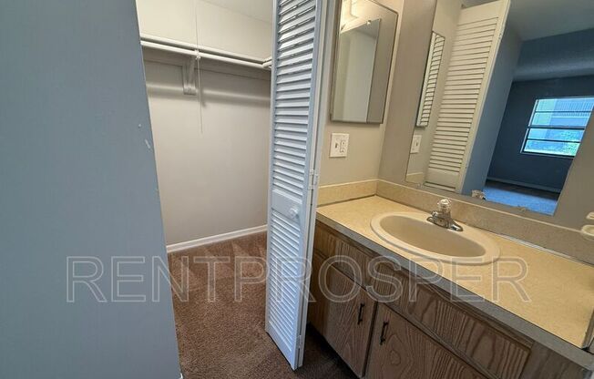 1069 ELLEN CT