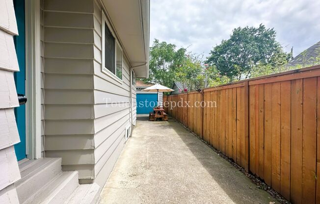 3 beds, 2 baths, $3,195