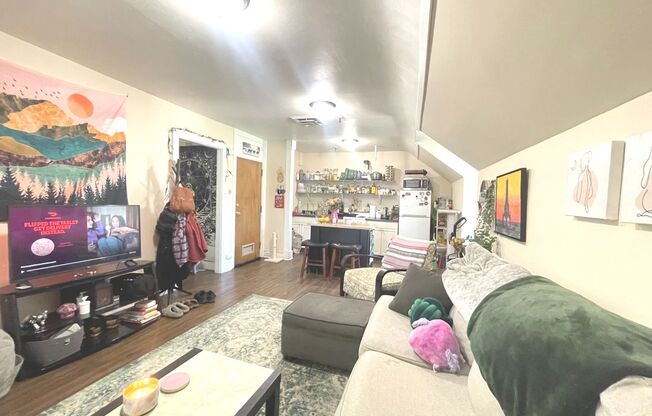 1 bed, 1 bath, $1,195, Unit 488