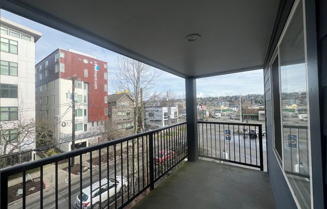 2Bd/ 1Ba in Ballard with balcony, W/D in unit - condo quality!
