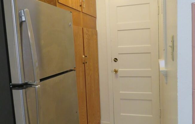 Cow Hollow - 2 Bedroom Flat