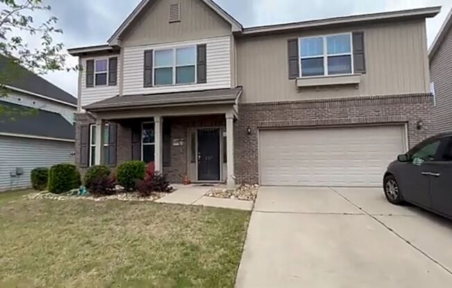 4 beds, 2.5 baths, $2,495