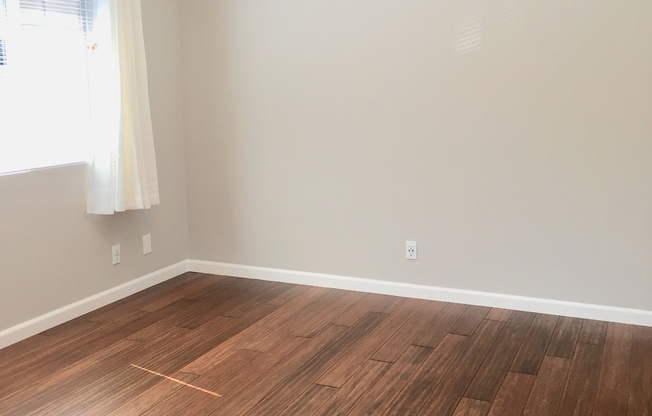 2 beds, 1.5 baths, 1,000 sqft, $3,295, Unit 10