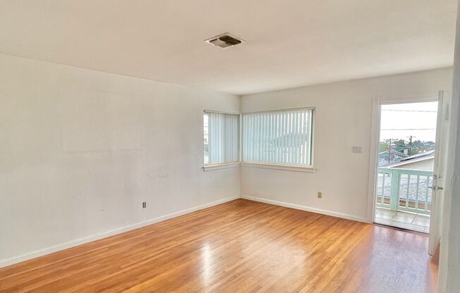 2 beds, 1 bath, 1,000 sqft, $2,995, Unit 4631 Narragansett Ave.