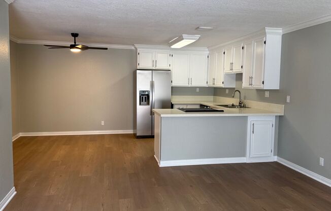 2 beds, 1 bath, 906 sqft, $2,850, Unit L1