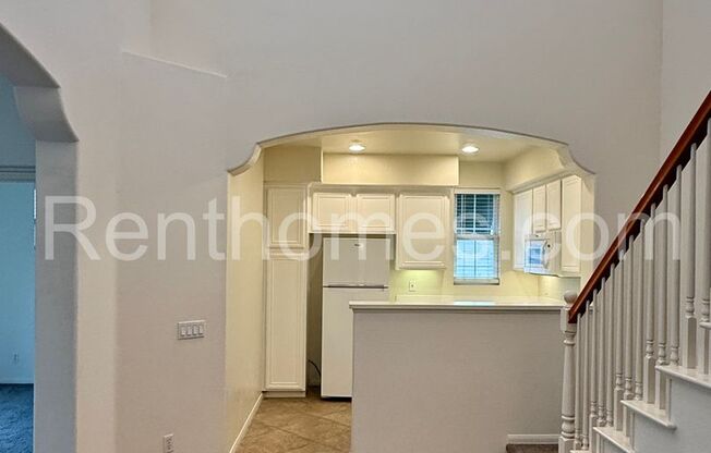 Carlsbad, 6473 Terraza Portico, Gated Community, Community Pool and Spa, AC, Fireplace, Attached 2 Car Garage with Opener.