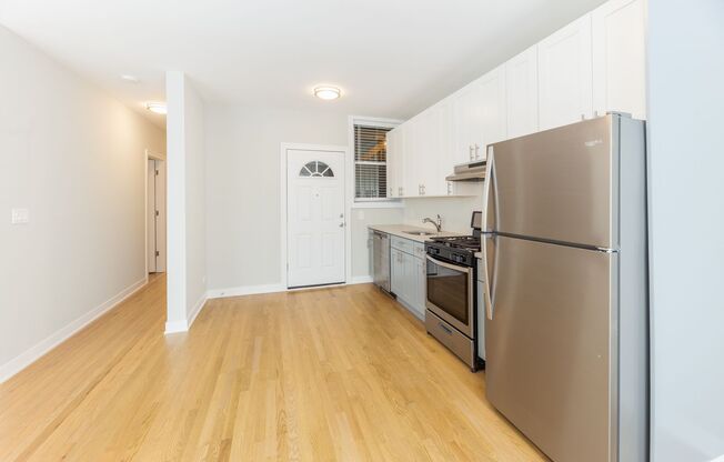 2 beds, 1 bath, 850 sqft, $2,200, Unit 2010-1A