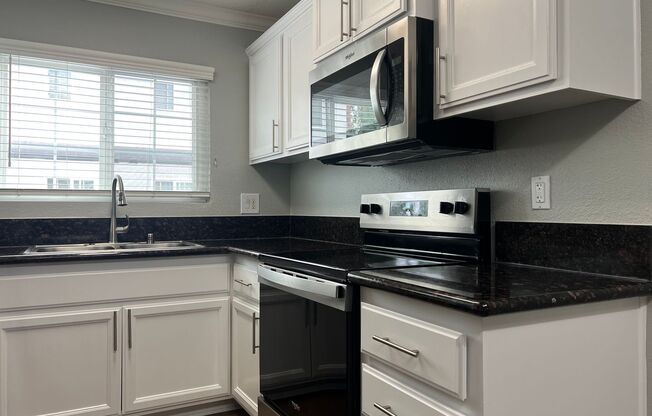 2 beds, 1 bath, 850 sqft, $2,675, Unit 861A