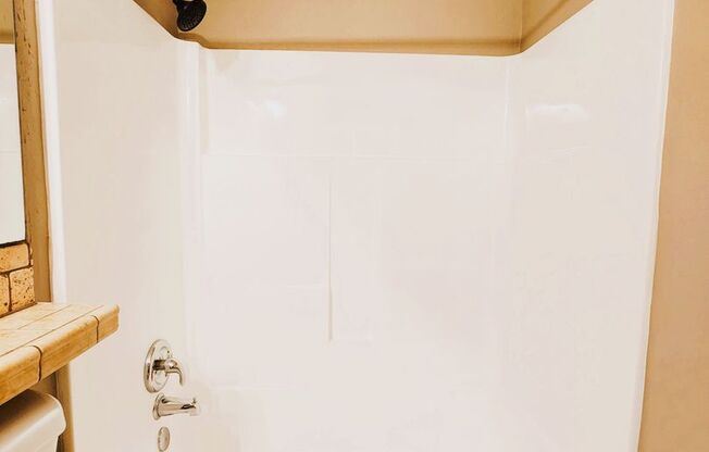 2 beds, 1 bath, 830 sqft, $1,315, Unit N-141