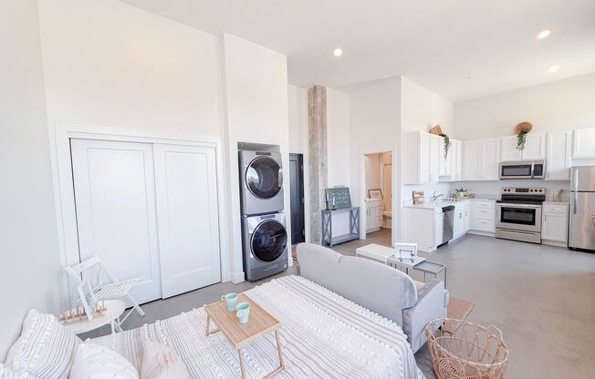 Studio, 1 bath, 460 sqft, $935, Unit B410