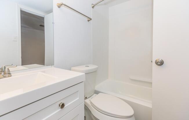 1 bed, 1 bath, 547 sqft, $749