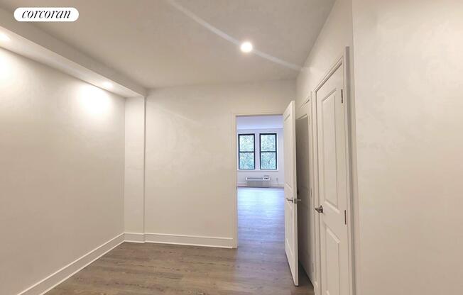 1 bed, 1 bath, $5,500, Unit 6F
