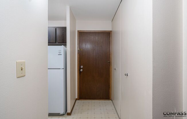 1 bed, 1 bath, 624 sqft, $945, Unit 215