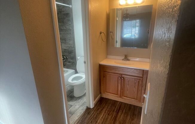 1 bed, 1 bath, 550 sqft, $990, Unit 341