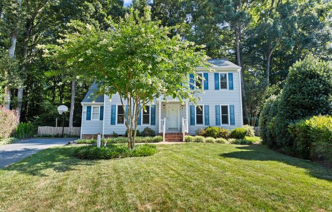 Cozy Colonial on quiet cul-de-sac in Woodlake.