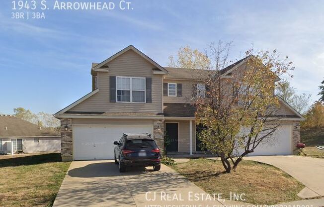 1943 S ARROWHEAD CT