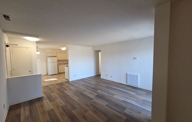 2 beds, 1.5 baths, 1,015 sqft, $1,140, Unit Z-09