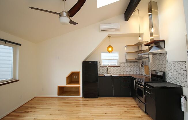 Immaculate 1 Bedroom ADU in Woodstock Neighborhood