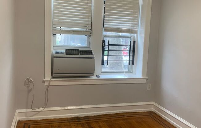 1 bed, 1 bath, 450 sqft, $1,150, Unit 1A