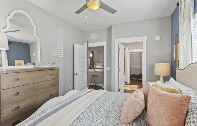 Welcome to Central Island Square Apartments