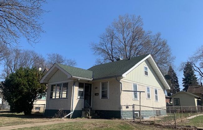 2 beds, 1 bath, $1,725