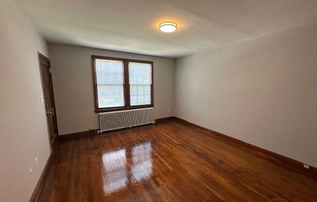 11 GALLATIN ST NE