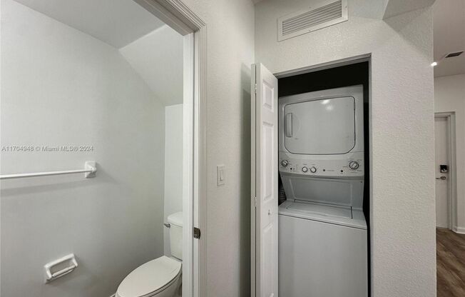 2 beds, 2 baths, 1,088 sqft, $2,995, Unit 10630 NW 88th St appt 203 (A11704948)