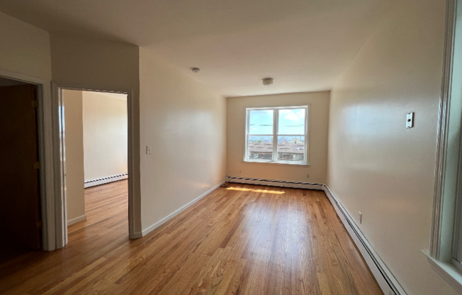 1007 AVENUEC