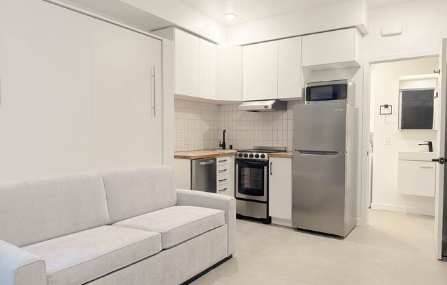 Studio, 1 bath, $2,295