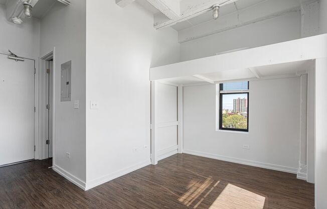 Studio, 1 bath, 212 sqft, $1,625, Unit 801