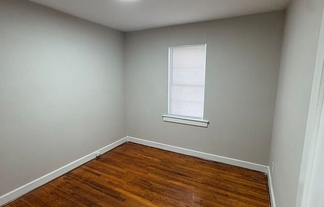 Cozy 2 Bedroom Duplex (Move in Special if you move in by May 15,2025)