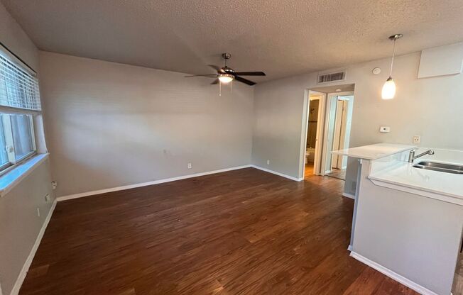 78704 1bed/1bath Condo