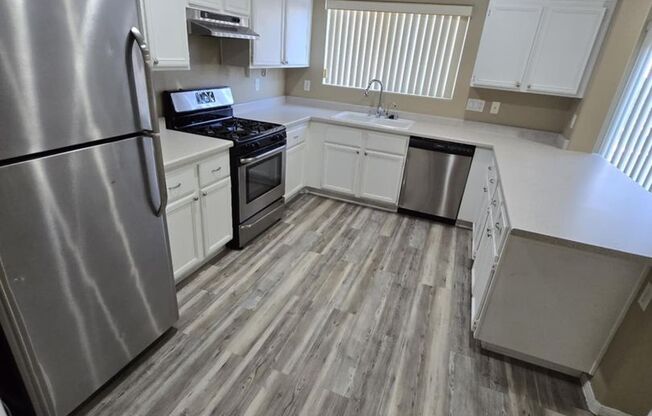Great open floorplan with 3 bedrooms + Loft