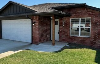 3 beds, 2 baths, $1,600